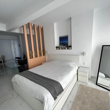 Modern 1-Bedroom Apartment In The City Center テッサロニキ エクステリア 写真