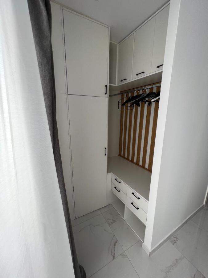 Modern 1-Bedroom Apartment In The City Center テッサロニキ エクステリア 写真