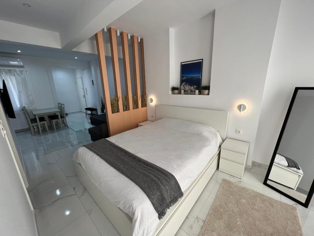 Modern 1-Bedroom Apartment In The City Center テッサロニキ エクステリア 写真