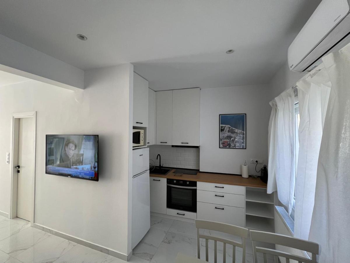 Modern 1-Bedroom Apartment In The City Center テッサロニキ エクステリア 写真