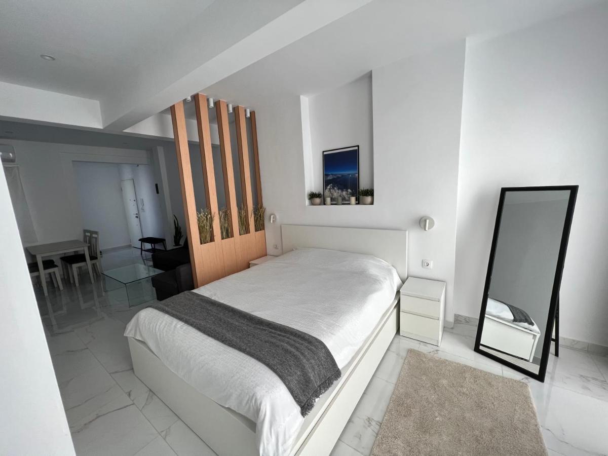 Modern 1-Bedroom Apartment In The City Center テッサロニキ エクステリア 写真