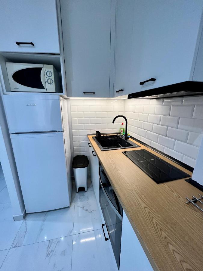 Modern 1-Bedroom Apartment In The City Center テッサロニキ エクステリア 写真